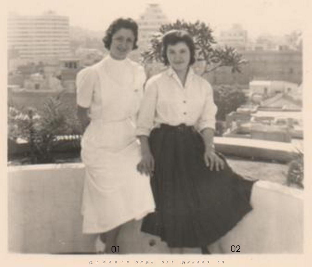 ORAN CLINIQUE FRONT DE MER SUR LA TERRASSE AVEC MICHELINE.JPG